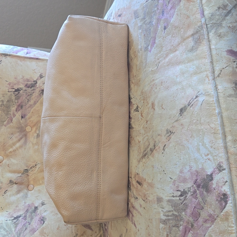 Tory Burch Marion Slouchy Tote - Picture 4 of 16